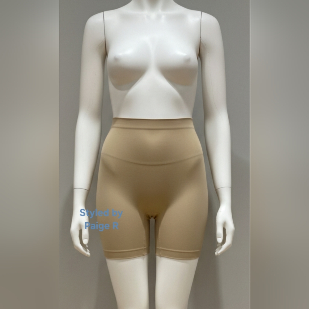💕NEW SKIMS Seamless Sculpt Mid Rise Waist Thigh BBL Shaping Shorts Nude CLAY S